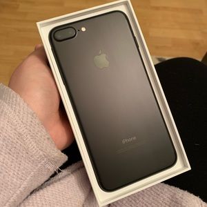 Sprint/Boost IPhone 7 Plus NEW (READ DESCRIPTION)